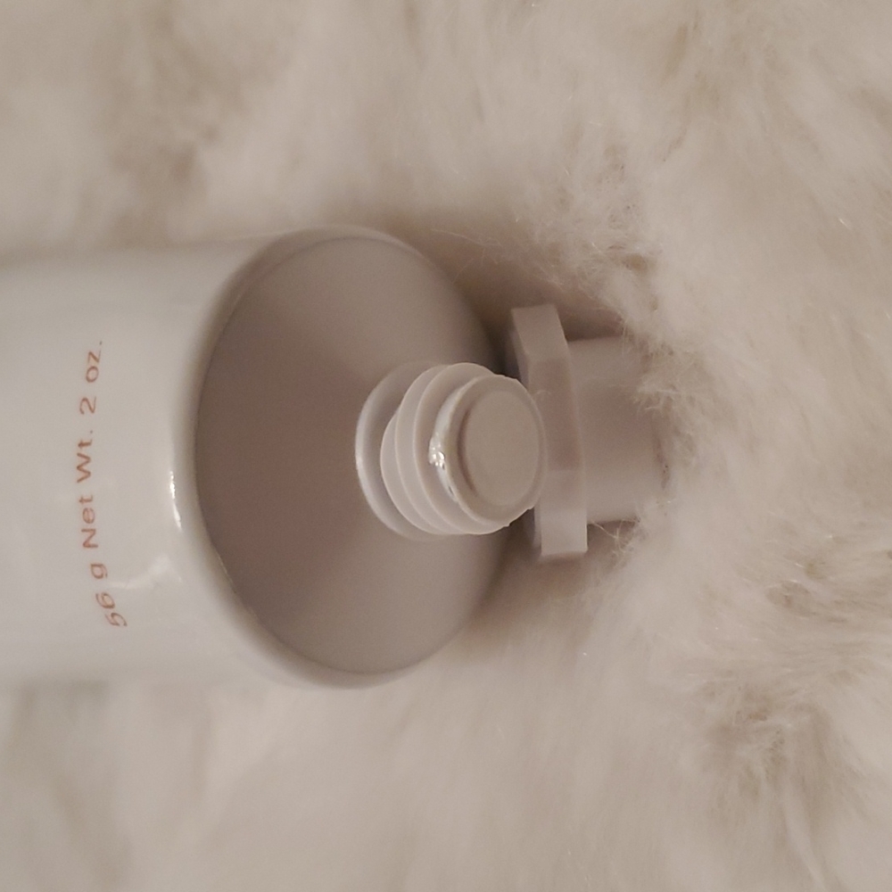 Josie Maran Argan Milk Soothing Hand Treatment - Picture 3 of 3